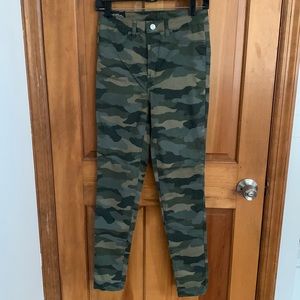 NWT H&M high waist camo skinny jeans